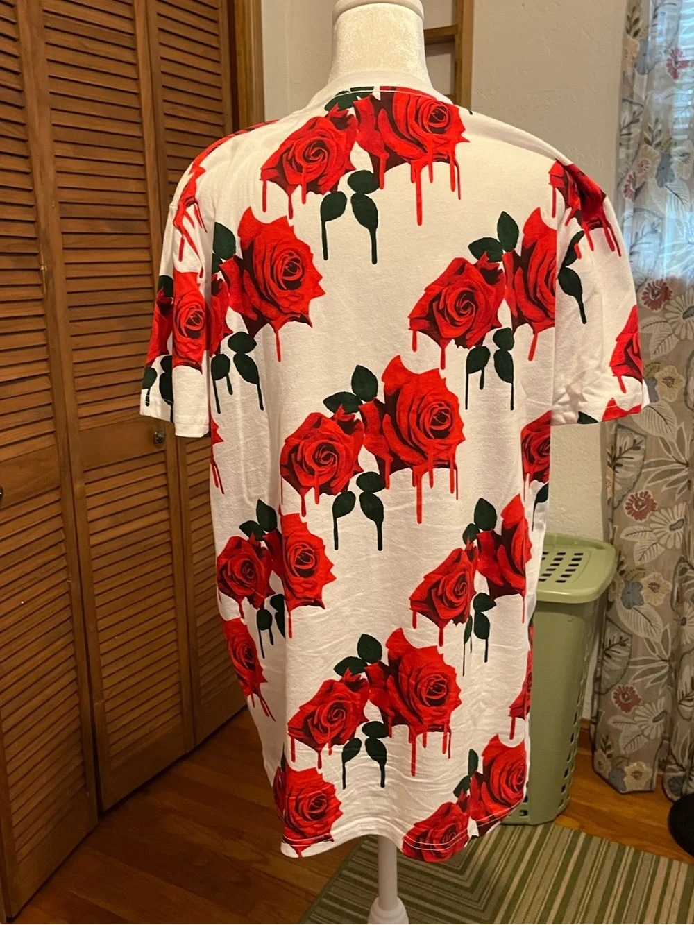 Rue 21 Bleeding Roses Top - Picture 4 of 7